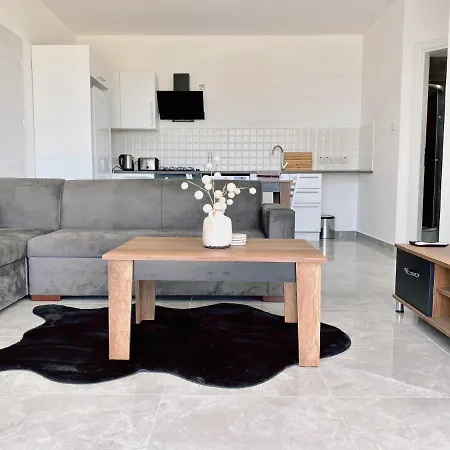 Flat With Sea View Close To In Edremit Cirénia