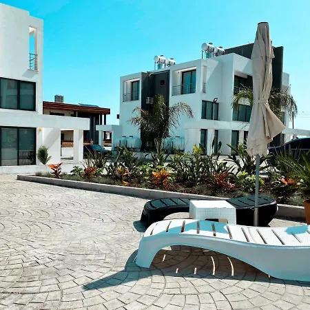 Flat With Sea View Close To In Edremit Cirénia