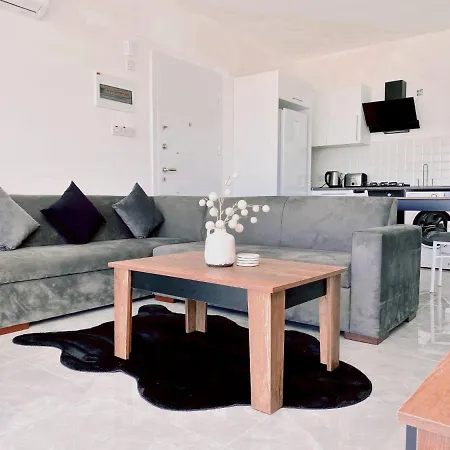 Flat With Sea View Close To In Edremit Apartment *